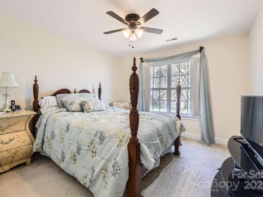 2240 Dunnwood Hills Drive, Matthews, NC 28105.  MLS# CAR4199147, YatesRealty ID 5042. 
