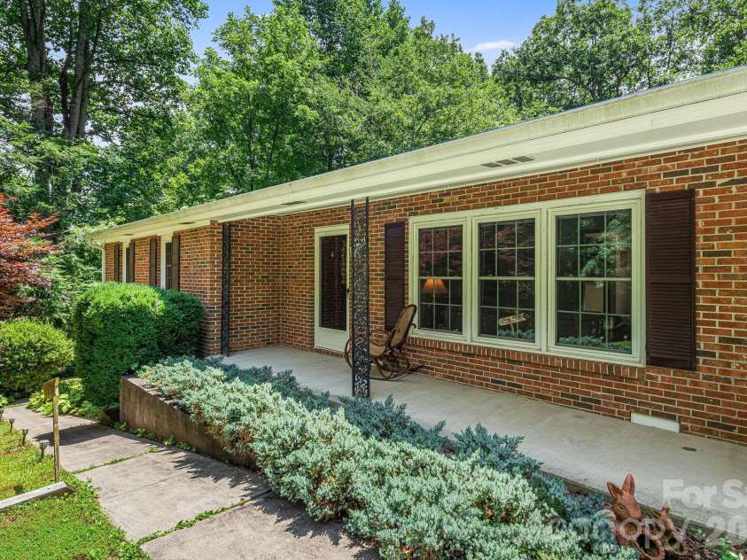 61 Spring Cove Drive, Brevard, NC 28712.  MLS# CAR4355837, YatesRealty ID 5042. 