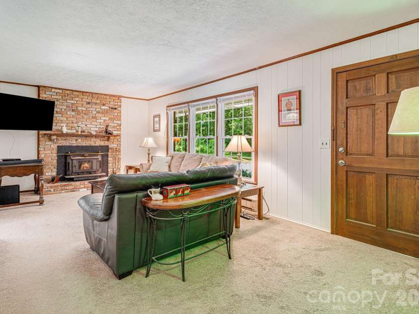 61 Spring Cove Drive, Brevard, NC 28712.  MLS# CAR4355837, YatesRealty ID 5042. 