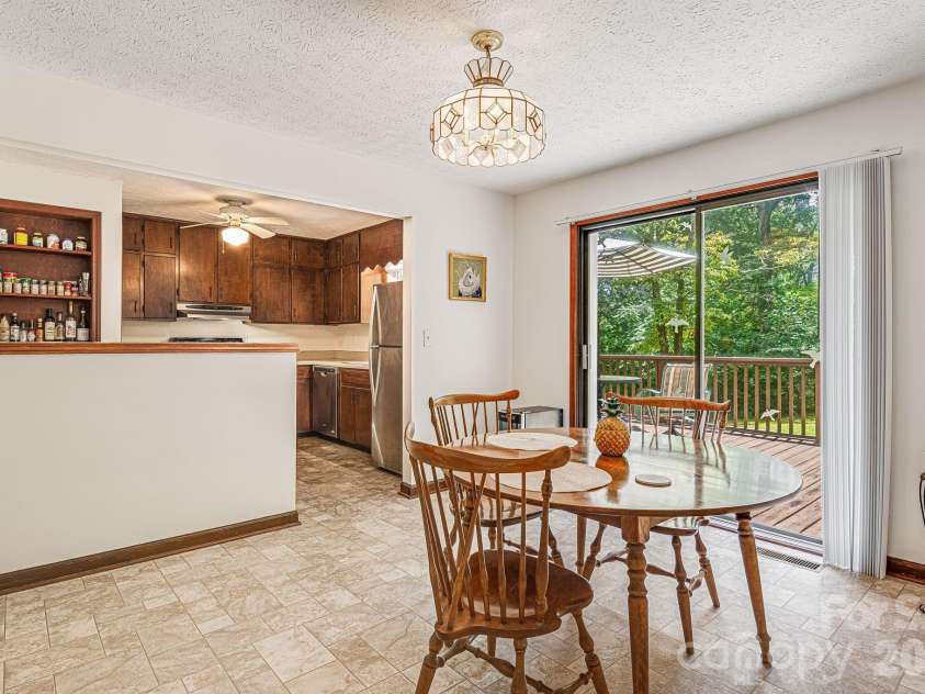 61 Spring Cove Drive, Brevard, NC 28712.  MLS# CAR4355837, YatesRealty ID 5042. 