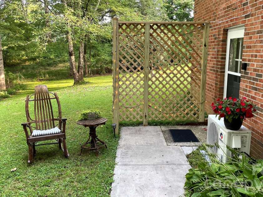 61 Spring Cove Drive, Brevard, NC 28712.  MLS# CAR4355837, YatesRealty ID 5042. 