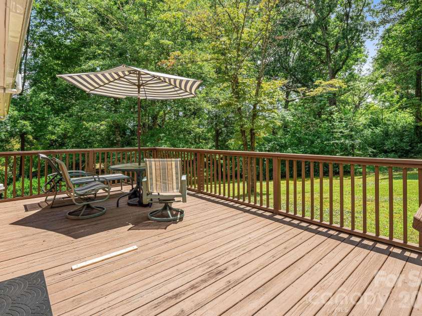 61 Spring Cove Drive, Brevard, NC 28712.  MLS# CAR4355837, YatesRealty ID 5042. 