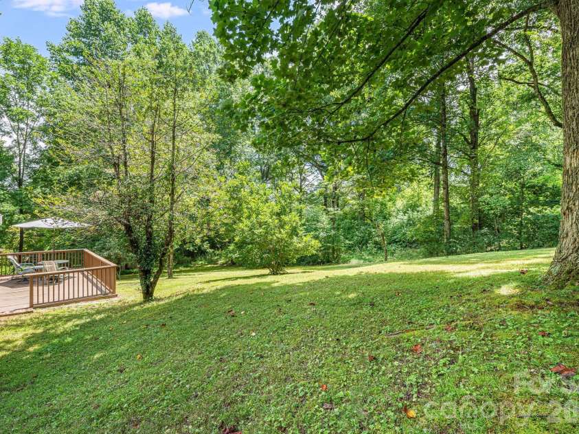 61 Spring Cove Drive, Brevard, NC 28712.  MLS# CAR4355837, YatesRealty ID 5042. 