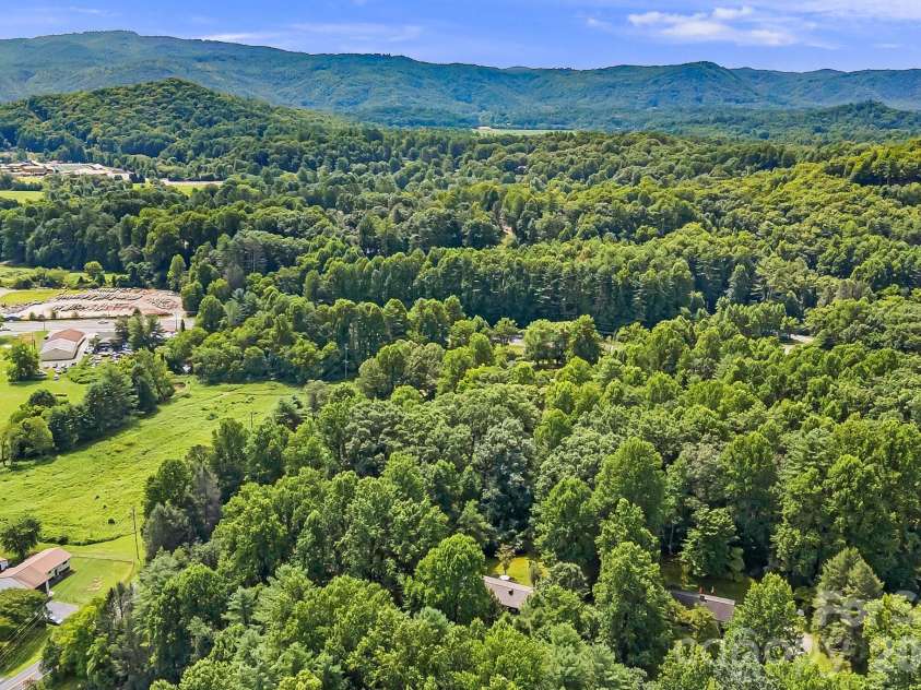 61 Spring Cove Drive, Brevard, NC 28712.  MLS# CAR4355837, YatesRealty ID 5042. 