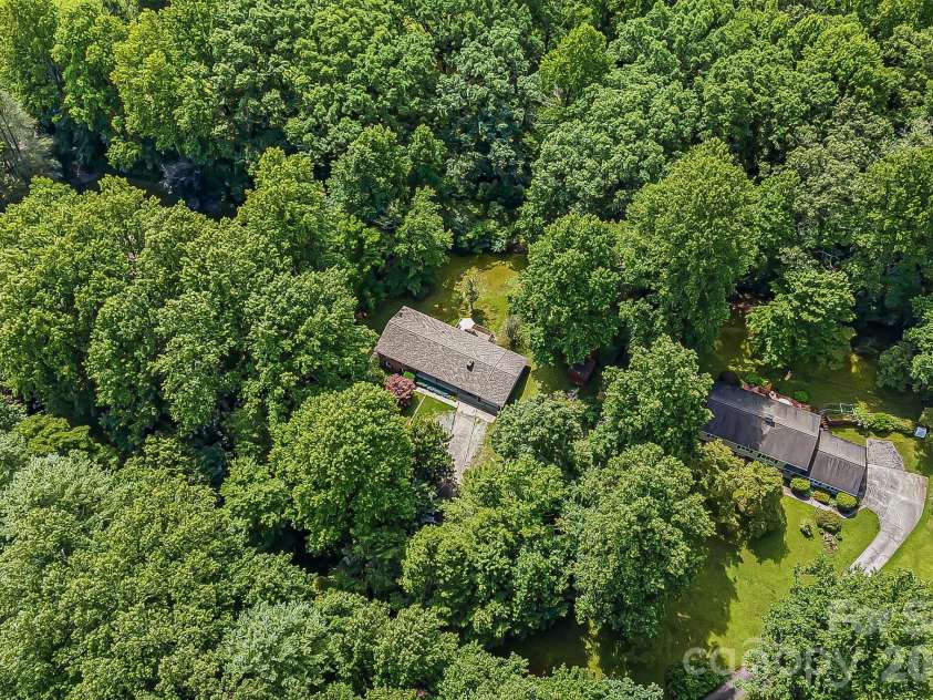 61 Spring Cove Drive, Brevard, NC 28712.  MLS# CAR4355837, YatesRealty ID 5042. 
