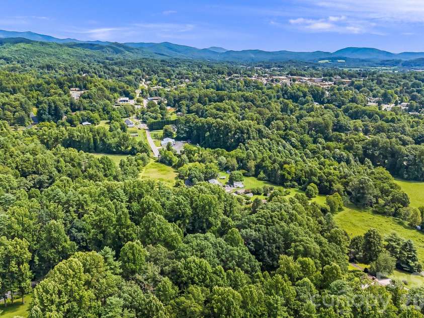 61 Spring Cove Drive, Brevard, NC 28712.  MLS# CAR4355837, YatesRealty ID 5042. 
