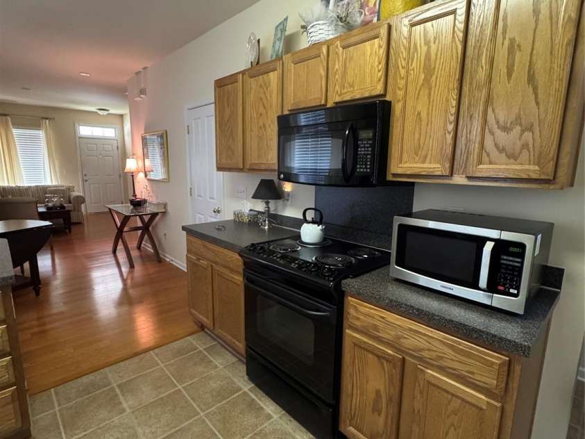 2008 Golden Ridge Lane, Charlotte, NC 28208.  MLS# CAR4423985, YatesRealty ID 50420. 
