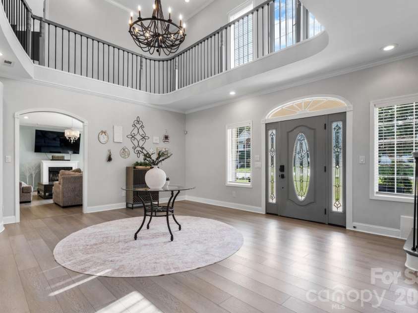 1360 Sweet briar Lane, Hickory, NC 28602.  MLS# CAR4409678, YatesRealty ID 50422. 