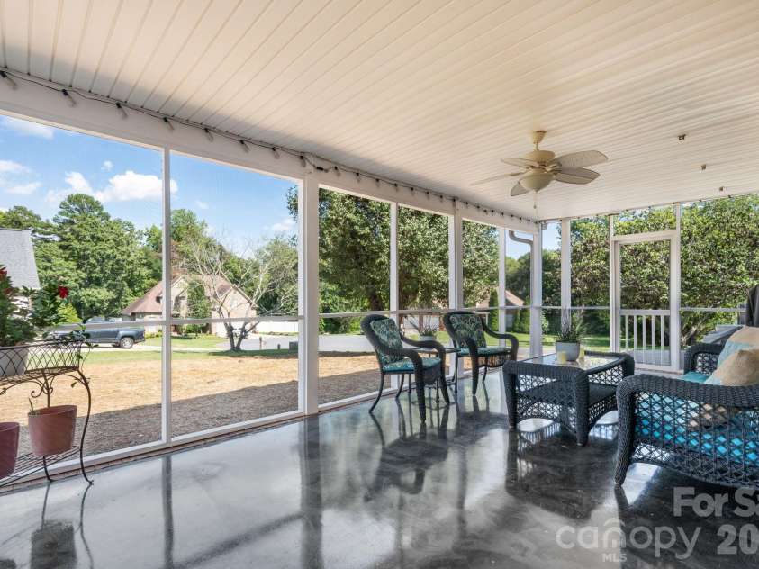 1360 Sweet briar Lane, Hickory, NC 28602.  MLS# CAR4409678, YatesRealty ID 50422. 