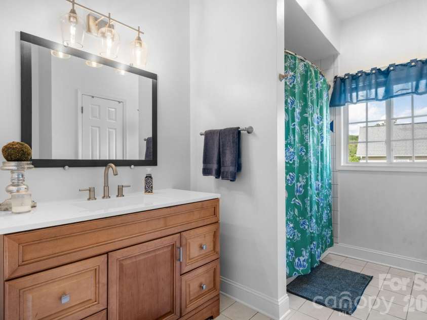 1360 Sweet briar Lane, Hickory, NC 28602.  MLS# CAR4409678, YatesRealty ID 50422. 