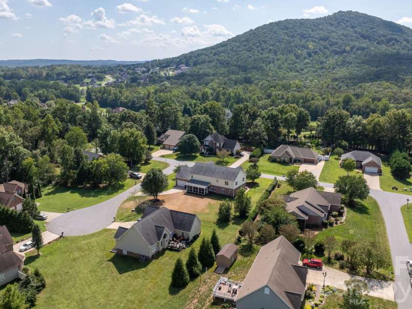 1360 Sweet briar Lane, Hickory, NC 28602.  MLS# CAR4409678, YatesRealty ID 50422. 