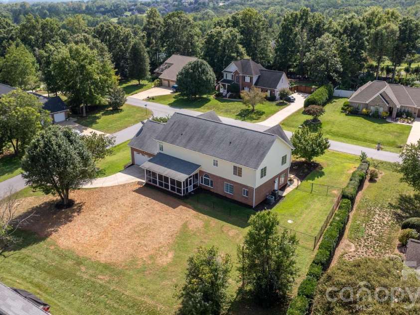 1360 Sweet briar Lane, Hickory, NC 28602.  MLS# CAR4409678, YatesRealty ID 50422. Large back yard, New septic drain lines