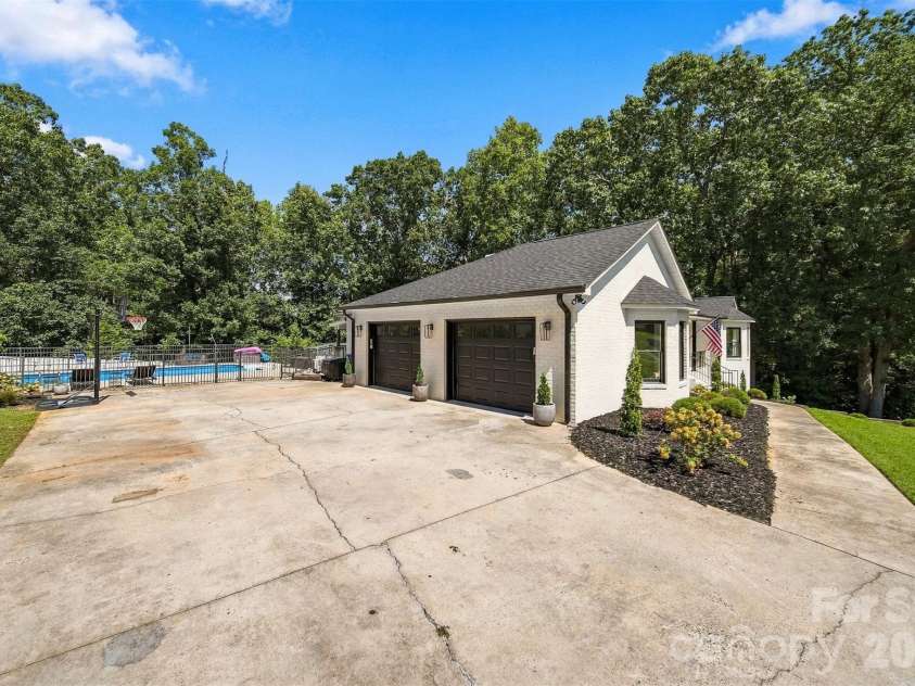 110 Pineburr Avenue, Valdese, NC 28690.  MLS# CAR4423742, YatesRealty ID 50426. 