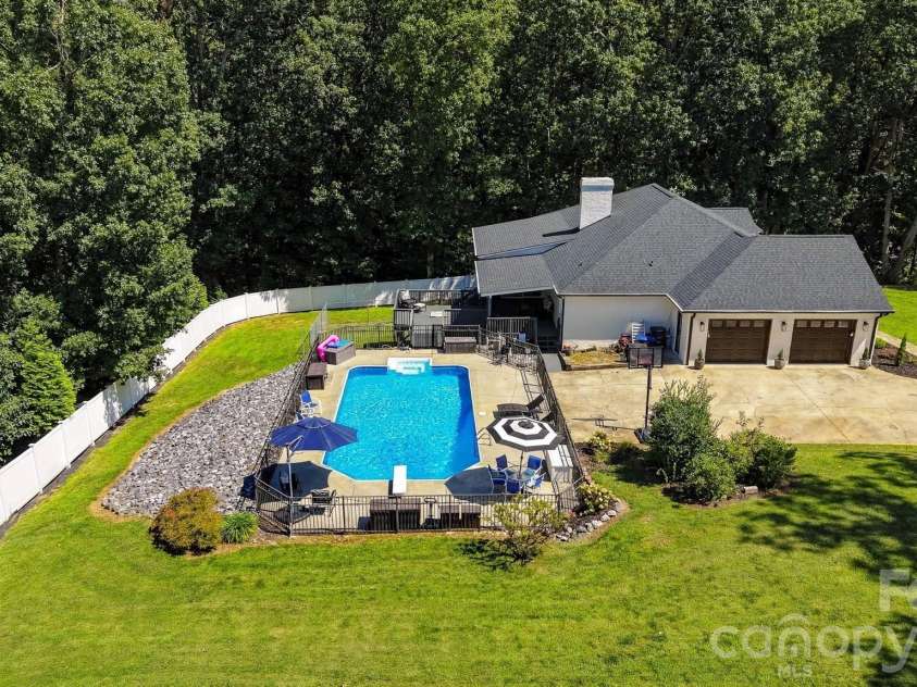 110 Pineburr Avenue, Valdese, NC 28690.  MLS# CAR4423742, YatesRealty ID 50426. 