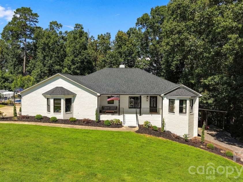 110 Pineburr Avenue, Valdese, NC 28690.  MLS# CAR4423742, YatesRealty ID 50426. 