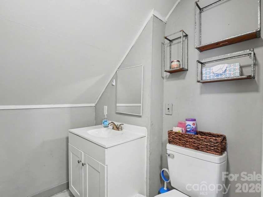 1179 Aspen Way, Concord, NC 28027.  MLS# CAR4423909, YatesRealty ID 50427. 2nd Living Full Bath