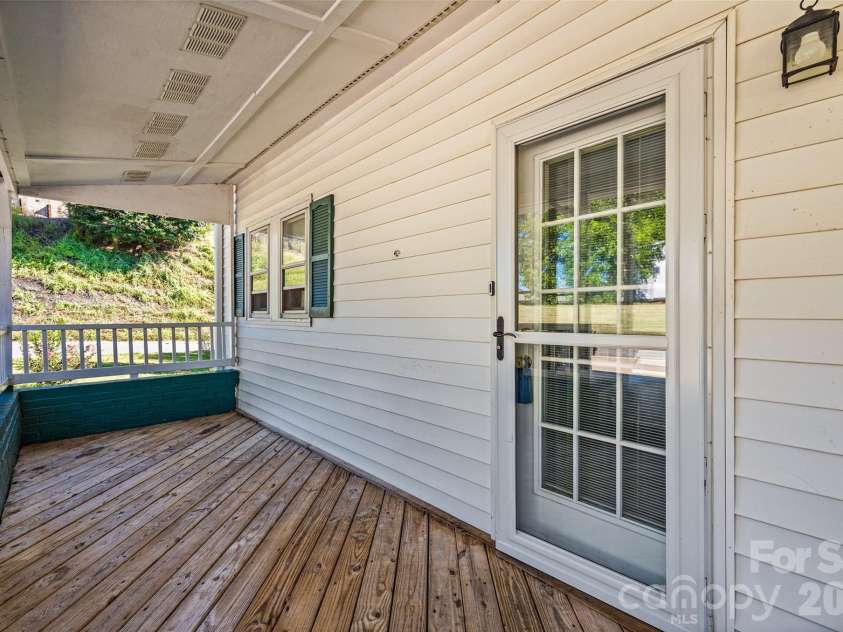 103 6th Street, Cramerton, NC 28032.  MLS# CAR4423884, YatesRealty ID 50428. 
