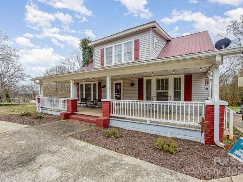 1386 Jennings Road, Statesville, NC 28625.  MLS# CAR4228705, YatesRealty ID 5043. 