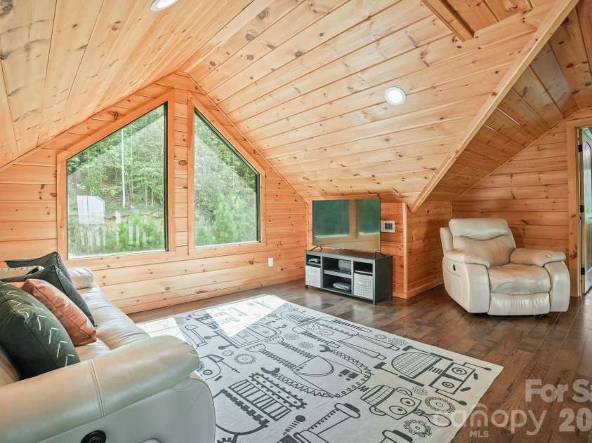 84 Mountain Top Drive, Marion, NC 28752.  MLS# CAR4423201, YatesRealty ID 50431. 