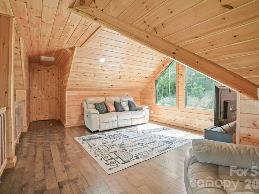 84 Mountain Top Drive, Marion, NC 28752.  MLS# CAR4423201, YatesRealty ID 50431. 