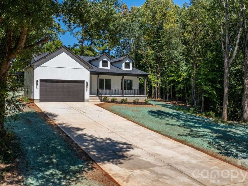718 1st Street, Newton, NC 28658.  MLS# CAR4421430, YatesRealty ID 50432. 