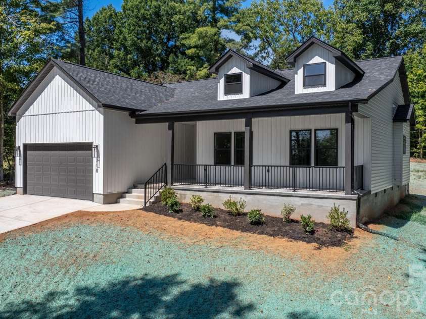 718 1st Street, Newton, NC 28658.  MLS# CAR4421430, YatesRealty ID 50432. 