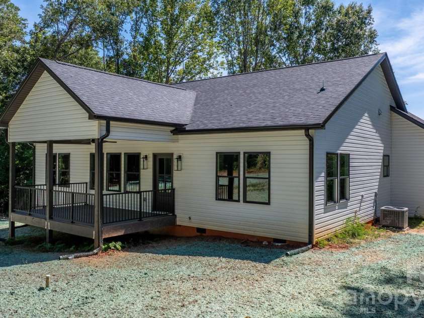 718 1st Street, Newton, NC 28658.  MLS# CAR4421430, YatesRealty ID 50432. 