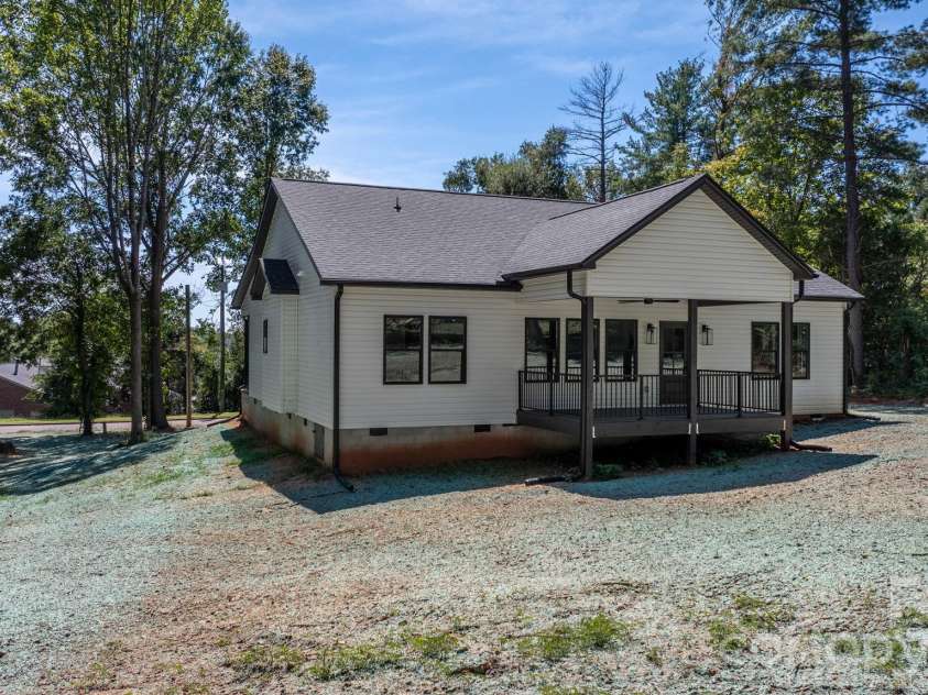 718 1st Street, Newton, NC 28658.  MLS# CAR4421430, YatesRealty ID 50432. 