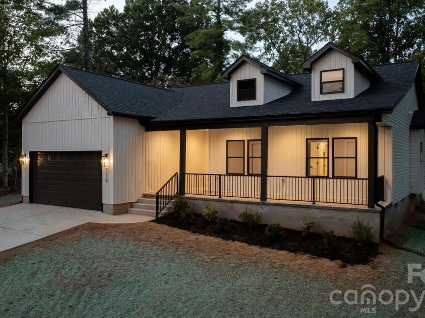 718 1st Street, Newton, NC 28658.  MLS# CAR4421430, YatesRealty ID 50432. 