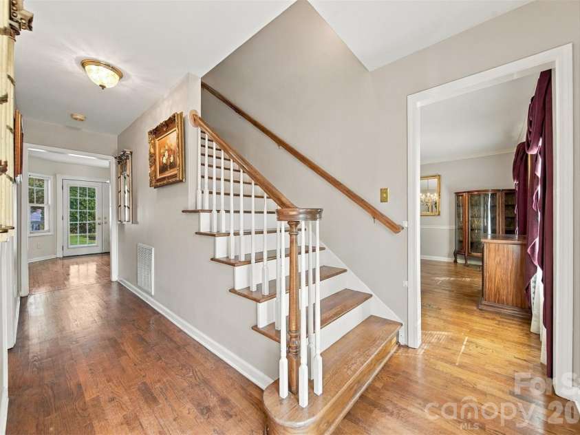 4131 Wandering Lane, Hickory, NC 28601.  MLS# CAR4423823, YatesRealty ID 50435. 