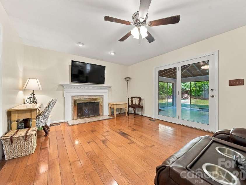 4131 Wandering Lane, Hickory, NC 28601.  MLS# CAR4423823, YatesRealty ID 50435. 