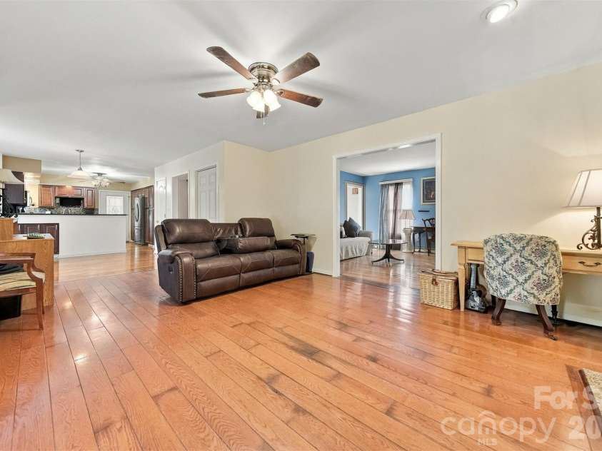 4131 Wandering Lane, Hickory, NC 28601.  MLS# CAR4423823, YatesRealty ID 50435. 