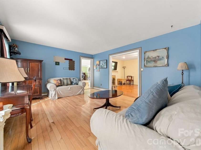 4131 Wandering Lane, Hickory, NC 28601.  MLS# CAR4423823, YatesRealty ID 50435. 