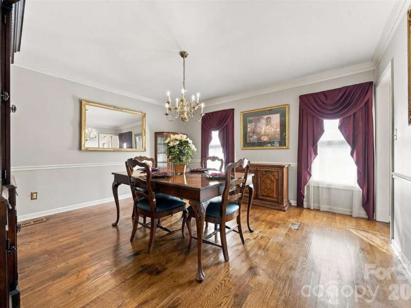 4131 Wandering Lane, Hickory, NC 28601.  MLS# CAR4423823, YatesRealty ID 50435. 