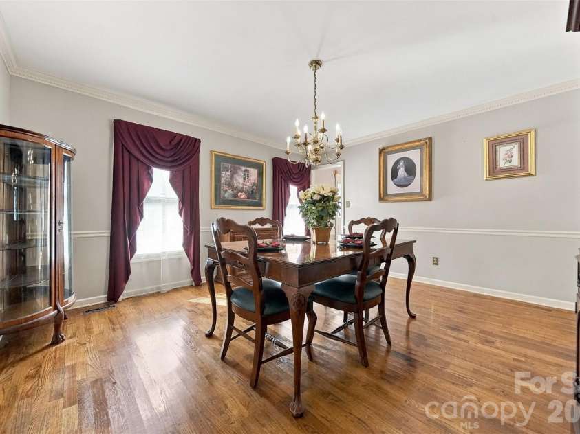 4131 Wandering Lane, Hickory, NC 28601.  MLS# CAR4423823, YatesRealty ID 50435. 