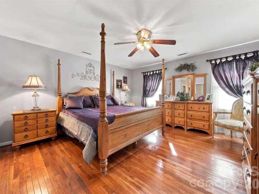 4131 Wandering Lane, Hickory, NC 28601.  MLS# CAR4423823, YatesRealty ID 50435. 