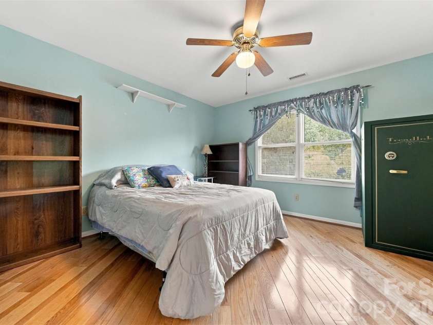 4131 Wandering Lane, Hickory, NC 28601.  MLS# CAR4423823, YatesRealty ID 50435. 