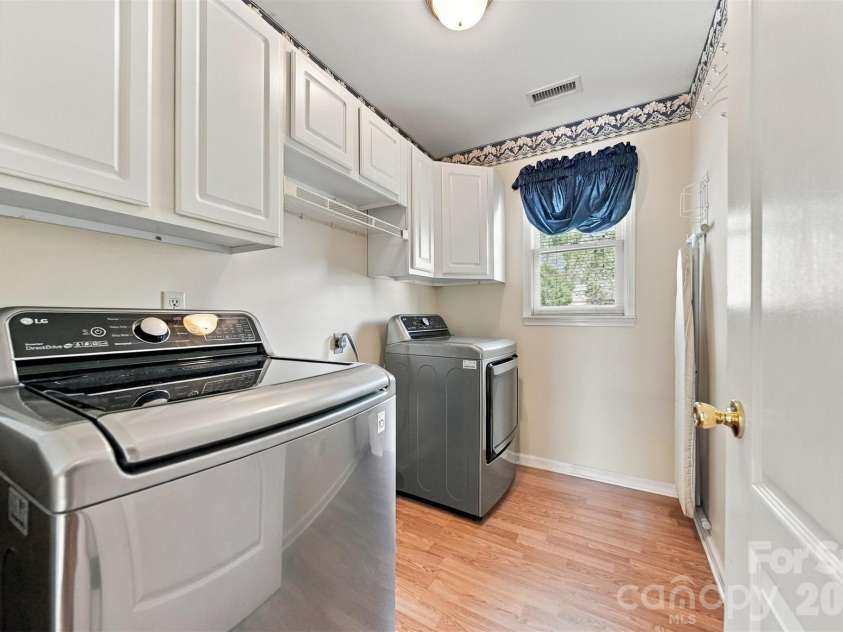 4131 Wandering Lane, Hickory, NC 28601.  MLS# CAR4423823, YatesRealty ID 50435. 