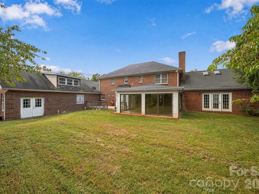 4131 Wandering Lane, Hickory, NC 28601.  MLS# CAR4423823, YatesRealty ID 50435. 