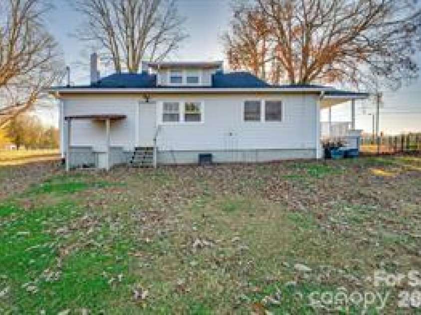 6362 Sherrills Ford Road, Catawba, NC 28609.  MLS# CAR4423898, YatesRealty ID 50436. 