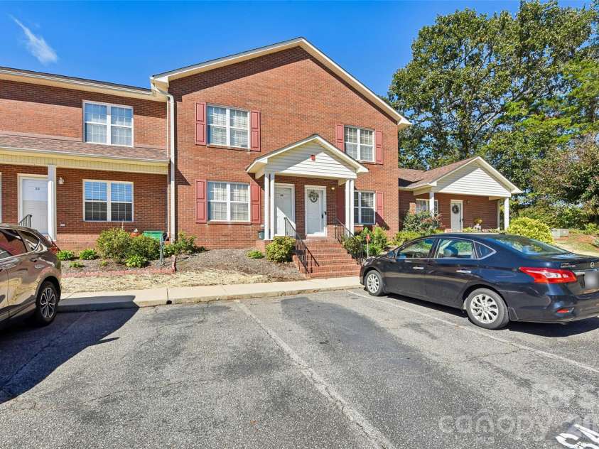 102 Brandywine Drive, Conover, NC 28613.  MLS# CAR4422540, YatesRealty ID 50438. 