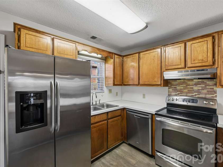 102 Brandywine Drive, Conover, NC 28613.  MLS# CAR4422540, YatesRealty ID 50438. 