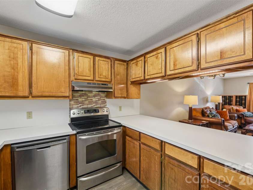 102 Brandywine Drive, Conover, NC 28613.  MLS# CAR4422540, YatesRealty ID 50438. 