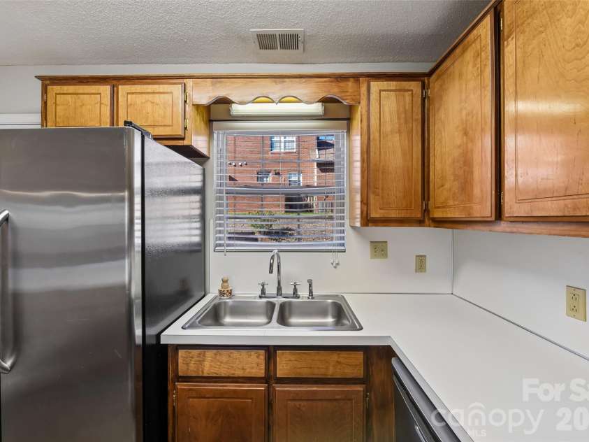 102 Brandywine Drive, Conover, NC 28613.  MLS# CAR4422540, YatesRealty ID 50438. 