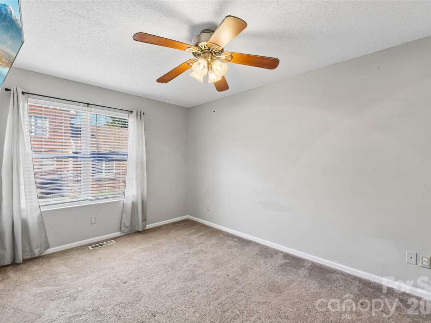 102 Brandywine Drive, Conover, NC 28613.  MLS# CAR4422540, YatesRealty ID 50438. 