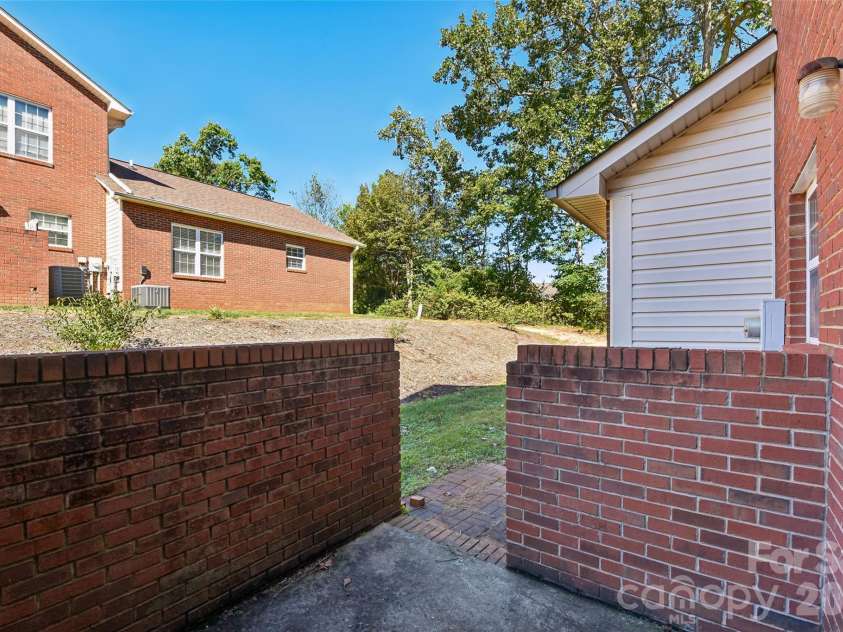 102 Brandywine Drive, Conover, NC 28613.  MLS# CAR4422540, YatesRealty ID 50438. 
