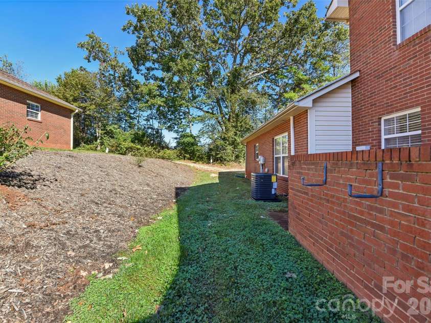 102 Brandywine Drive, Conover, NC 28613.  MLS# CAR4422540, YatesRealty ID 50438. 