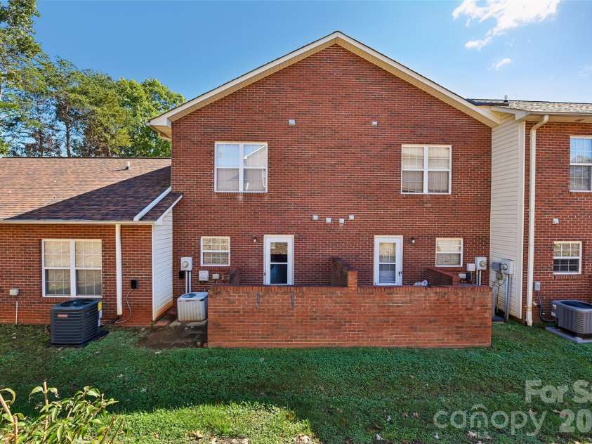 102 Brandywine Drive, Conover, NC 28613.  MLS# CAR4422540, YatesRealty ID 50438. 