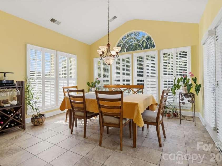 7607 Meadow Grove Drive, Waxhaw, NC 28173.  MLS# CAR4424010, YatesRealty ID 50439. 