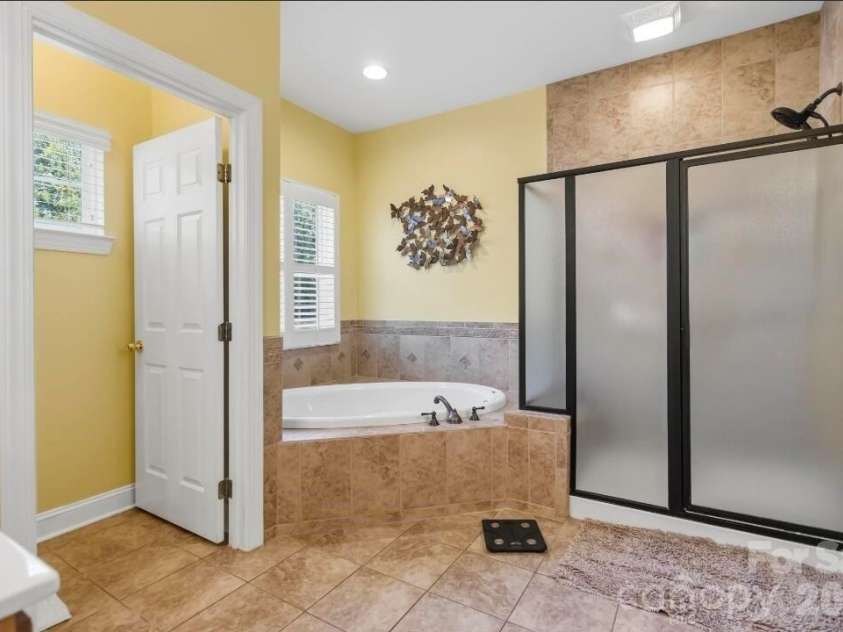 7607 Meadow Grove Drive, Waxhaw, NC 28173.  MLS# CAR4424010, YatesRealty ID 50439. 